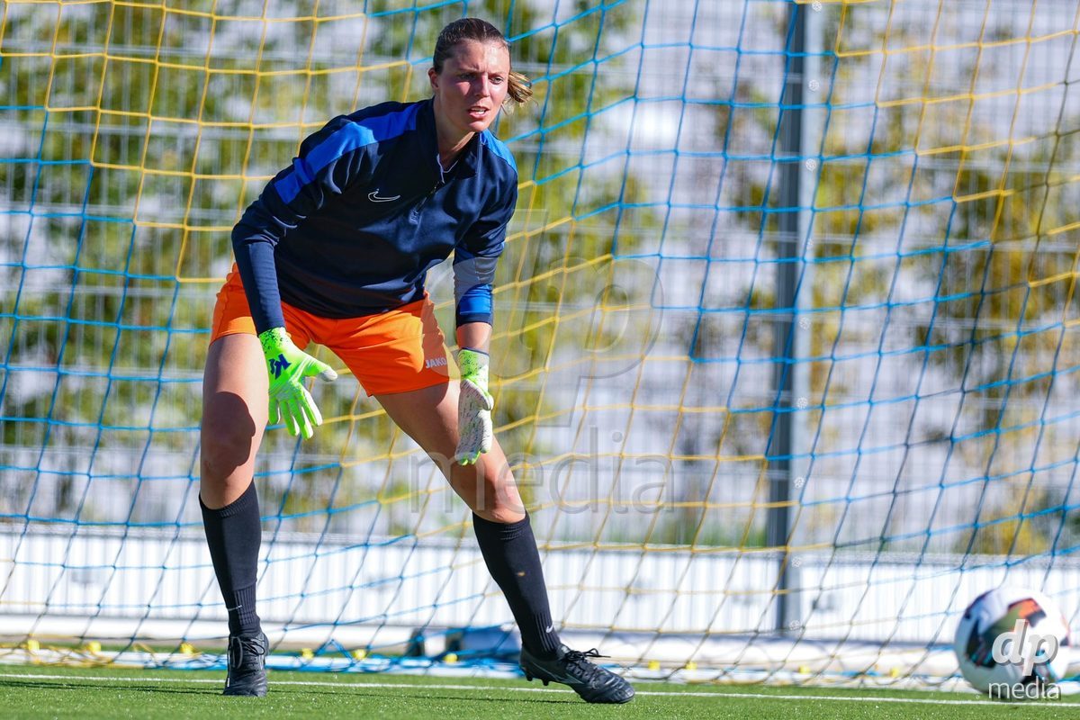 SCHLIEREN, SWITZERLAND - SEPTEMBER 26: Nina Bartsch of FC Schlieren during the AXA Women's Cup match between FC Schlieren and FC St. Gallen at Zelgli on September 26, 2026 in Schlieren, Switzerland.