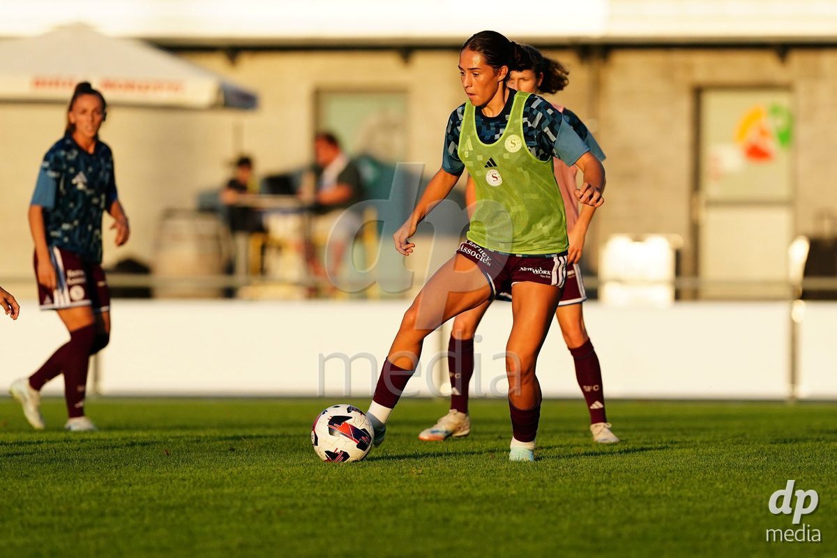 MAGADINO, SWITZERLAND - SEPTEMBER 26: Pllayers of the Servette FC in action during warm up prior the AXA Women's Cup match between AS Gambarogno and Servette FC Chenois Feminin at Centro Sportivo on September 26, 2026 in Magadino.