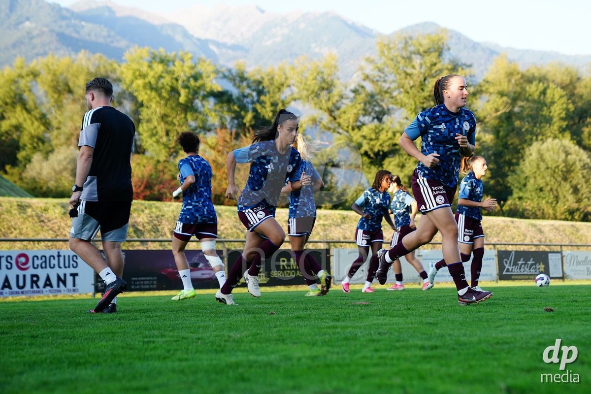 MAGADINO, SWITZERLAND - SEPTEMBER 26: Pllayers of the Servette FC in action during warm up prior the AXA Women's Cup match between AS Gambarogno and Servette FC Chenois Feminin at Centro Sportivo on September 26, 2026 in Magadino.
