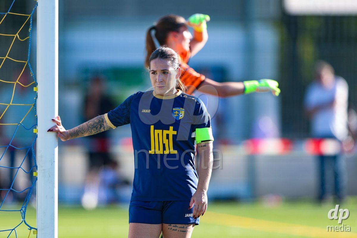 SCHLIEREN, SWITZERLAND - SEPTEMBER 26: Luana Bonfardin of FC Schlieren during the AXA Women's Cup match between FC Schlieren and FC St. Gallen at Zelgli on September 26, 2026 in Schlieren, Switzerland.