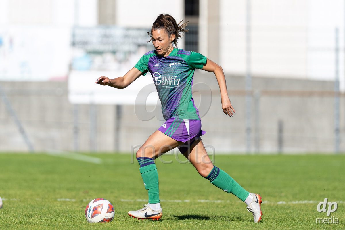 COPPET, SWITZERLAND - SEPTEMBER 27: Alyssa Lagonia of US Terre Sainte drives the ball during the AXA Women's Cup match between US Terre Sainte and FC Wil 1900 at Centre sportif des Rojalets on September 27, 2026 in Coppet, Switzerland.