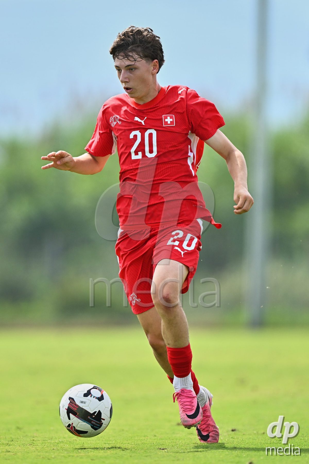 OLIVA NOVA, SPAIN - SEPTEMBER 28: Loan Thommen of Switzerland during the International Friendly match between Switzerland U17 and Sweden U17 at Oliva Nova Sports Center on September 28, 2026 in Oliva Nova, Spain.