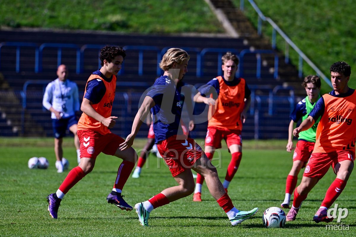 SAMOBOR, CROATIA - SEPTEMBER 29: David Stojanovic, Magnus Tornoe Dalager and Omran Khatar of Denmark during warm up prior to the International Friendly match between Denmark U18 and Italy U18 on September 29, 2026 in Samobor, Croatia. Photo: Igor Soban/Pixsell / DP Media