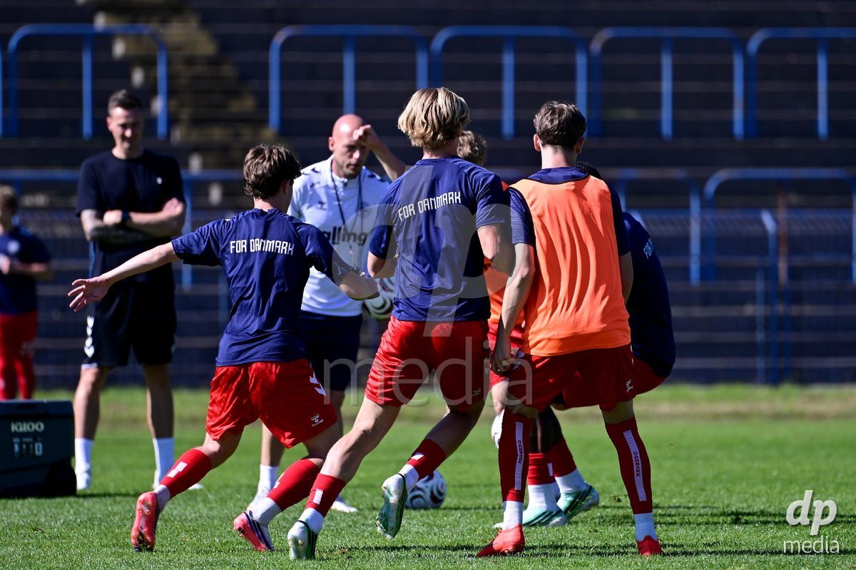 SAMOBOR, CROATIA - SEPTEMBER 29: Players of Denmark during warm up prior to the International Friendly match between Denmark U18 and Italy U18 on September 29, 2026 in Samobor, Croatia. Photo: Igor Soban/Pixsell / DP Media