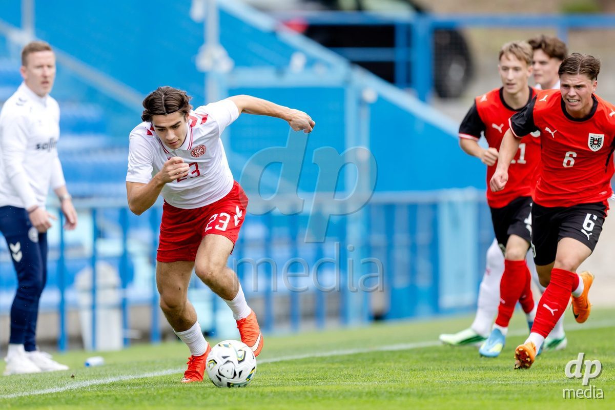 VIZELA, PORTUGAL - SEPTEMBER 30: Julius Lucena of Denmark U19, Michael Matosevic of Austria U19 during the International Friendly match between Denmark U19 and Austria U19 at Estadio FC Vizela on September 30, 2026 in Vizela, Portugal