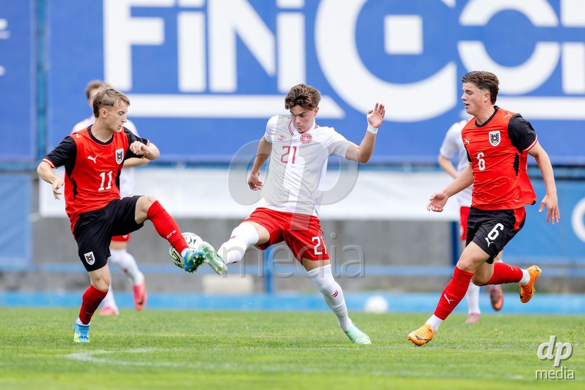 VIZELA, PORTUGAL - SEPTEMBER 30: (L-R) Jakob Werner of Austria U19, Adam Fuglsang of Denmark U19, Michael Matosevic of Austria U19 during the International Friendly match between Denmark U19 and Austria U19 at Estadio FC Vizela on September 30, 2026 in Vizela, Portugal