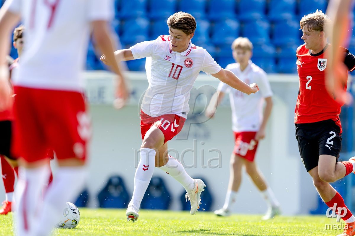 VIZELA, PORTUGAL - SEPTEMBER 30: Nicolas Gammelgaard of Denmark U19, Rafael Feldinger of Austria U19 during the International Friendly match between Denmark U19 and Austria U19 at Estadio FC Vizela on September 30, 2026 in Vizela, Portugal