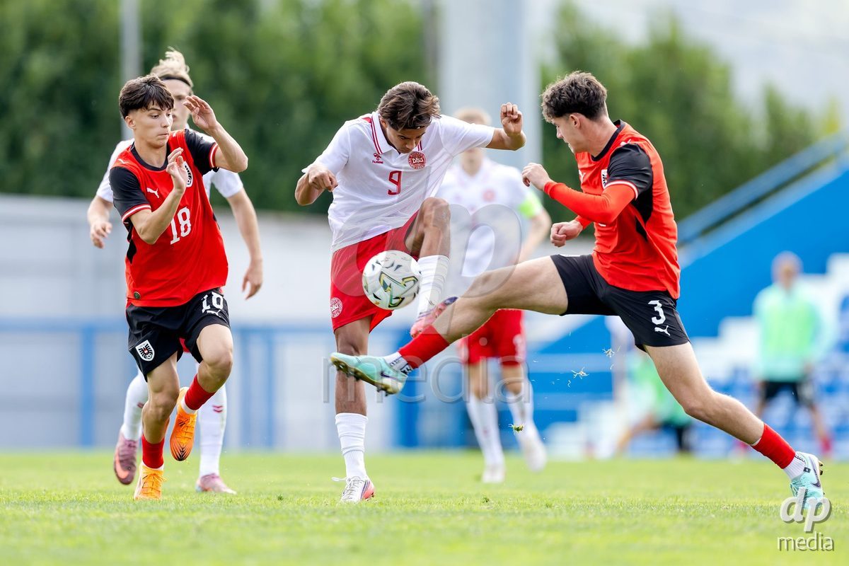 VIZELA, PORTUGAL - SEPTEMBER 30: Leonit Zeqiri of Austria U19, Sean Fetterlein of Denmark U19, Segej Savic of Austria U19 during the International Friendly match between Denmark U19 and Austria U19 at Estadio FC Vizela on September 30, 2026 in Vizela, Portugal