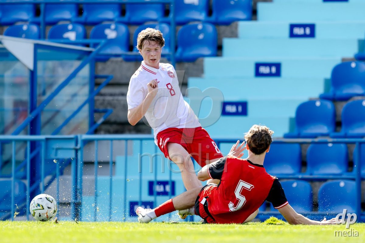 VIZELA, PORTUGAL - SEPTEMBER 30: Frederik Bunten of Denmark U19, Luca Morgenstern of Austria U19 during the International Friendly match between Denmark U19 and Austria U19 at Estadio FC Vizela on September 30, 2026 in Vizela, Portugal