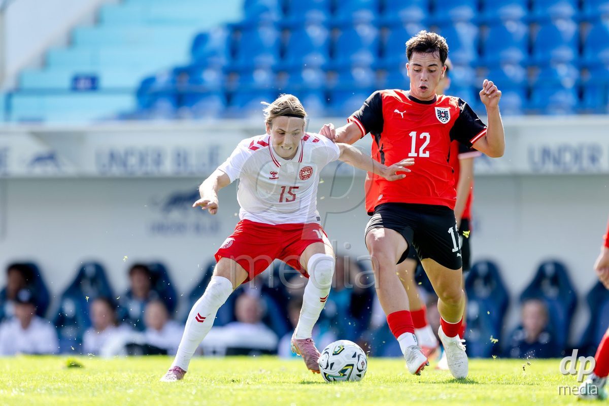 VIZELA, PORTUGAL - SEPTEMBER 30: Philip Keller of Denmark U19, Benjamin Glitia of Austria U19 during the International Friendly match between Denmark U19 and Austria U19 at Estadio FC Vizela on September 30, 2026 in Vizela, Portugal