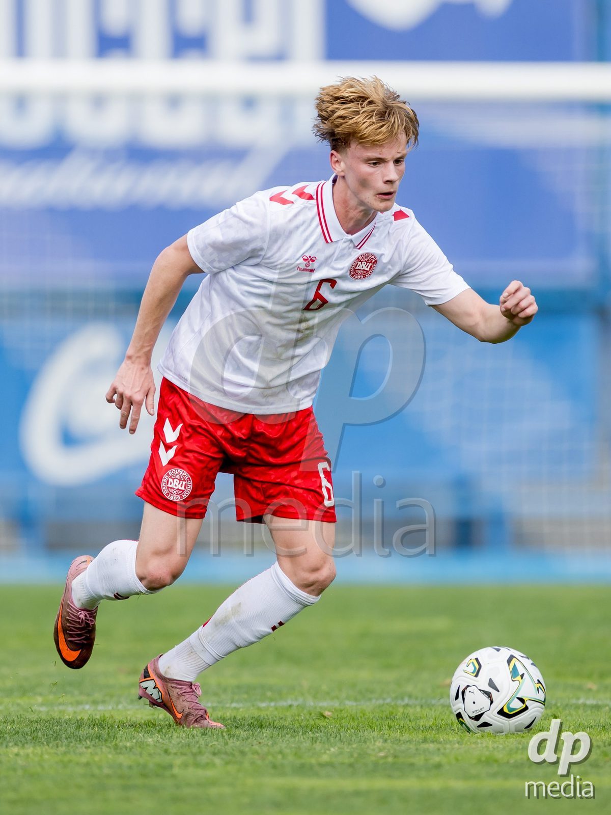 VIZELA, PORTUGAL - SEPTEMBER 30: Max Jensen of Denmark U19 during the International Friendly match between Denmark U19 and Austria U19 at Estadio FC Vizela on September 30, 2026 in Vizela, Portugal