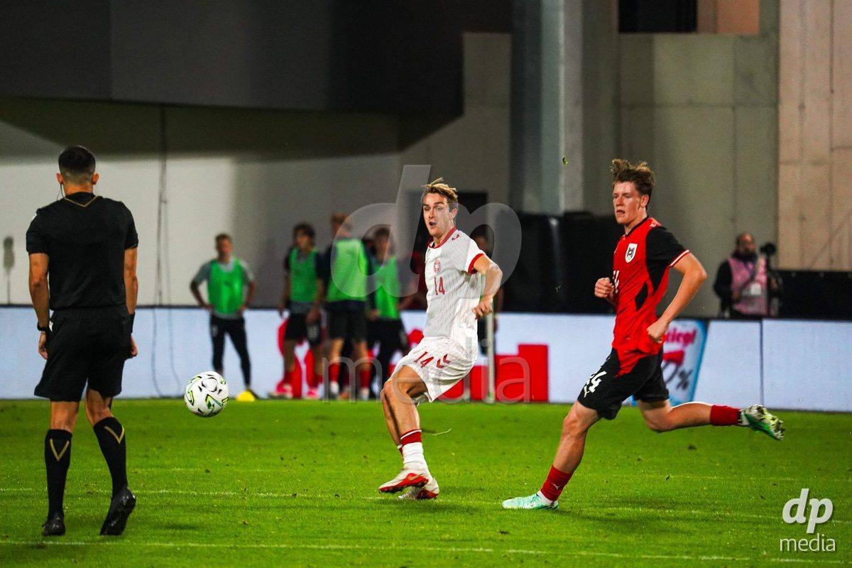 VIENNA, AUSTRIA - OCTOBER 2: William Clem (Dänemark U21, 14) during the UEFA European Qualifiers match between Austria U21 and Denmark U21 at Wiener Sport-Club Stadion on October 2, 2026 in Vienna, Austria.