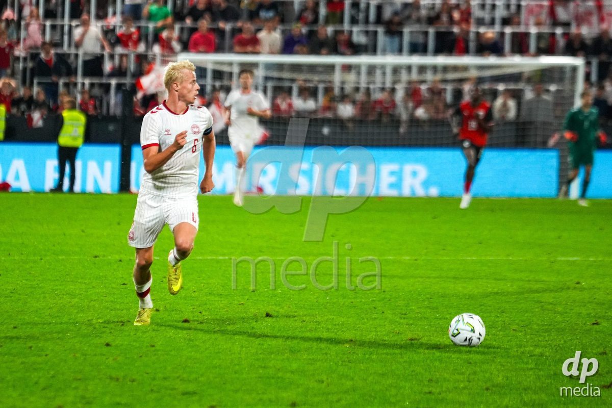 VIENNA, AUSTRIA - OCTOBER 2: Oscar Hojlund (Dänemark U21, 6) during the UEFA European Qualifiers match between Austria U21 and Denmark U21 at Wiener Sport-Club Stadion on October 2, 2026 in Vienna, Austria.