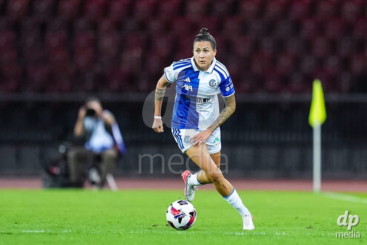 ZURICH, SWITZERLAND - OCTOBER 2: Melanie Muller of Grasshopper Club Zurich controls the ball  during the AXA Women's Super League match between GC Frauenfussball and FC Zurich at Letzigrund on October 2, 2026 in Zurich, Switzerland.