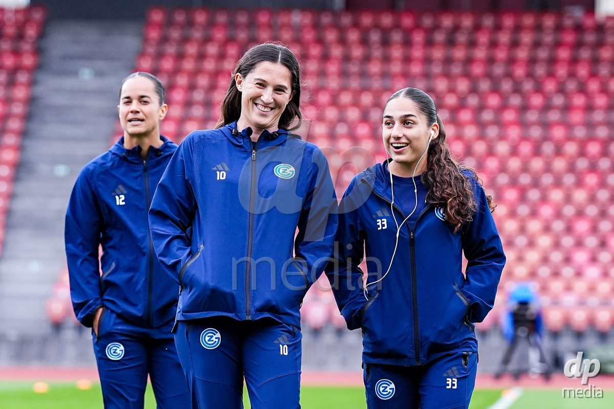 ZURICH, SWITZERLAND - OCTOBER 2: Players of Grasshopper Club Zurich arrive pitchside ahead of the AXA Women's Super League match between GC Frauenfussball and FC Zurich at Letzigrund on October 2, 2026 in Zurich, Switzerland.