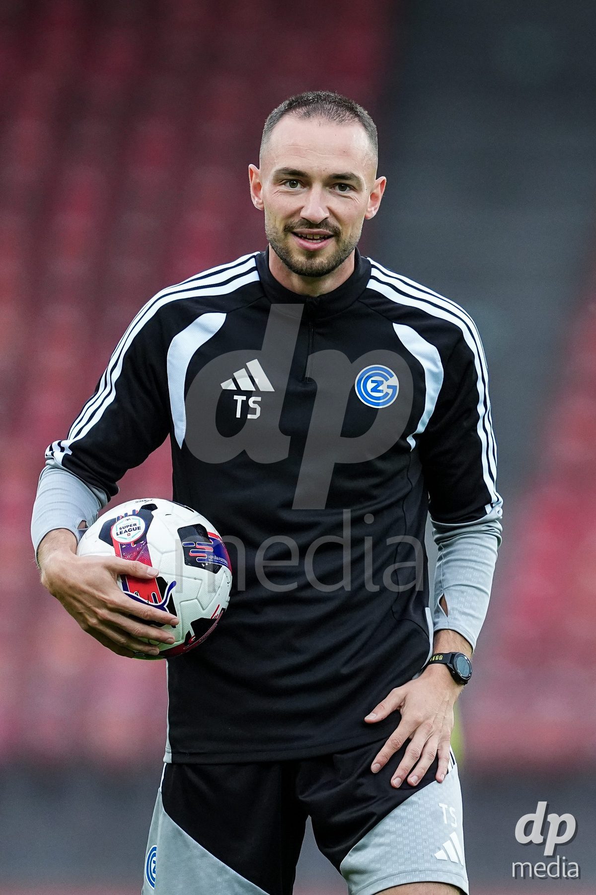 ZURICH, SWITZERLAND - OCTOBER 2: Assistant coach ThiagoSemadeni of Grasshopper Club Zurich ahead of the AXA Women's Super League match between GC Frauenfussball and FC Zurich at Letzigrund on October 2, 2026 in Zurich, Switzerland.