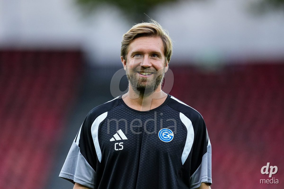 ZURICH, SWITZERLAND - OCTOBER 2: ChristophSchliewe (Head of Performance) ahead of the AXA Women's Super League match between GC Frauenfussball and FC Zurich at Letzigrund on October 2, 2026 in Zurich, Switzerland.