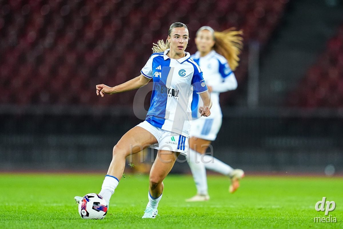 ZURICH, SWITZERLAND - OCTOBER 2: Emma Egli of Grasshopper Club Zurich controls the ball  during the AXA Women's Super League match between GC Frauenfussball and FC Zurich at Letzigrund on October 2, 2026 in Zurich, Switzerland.