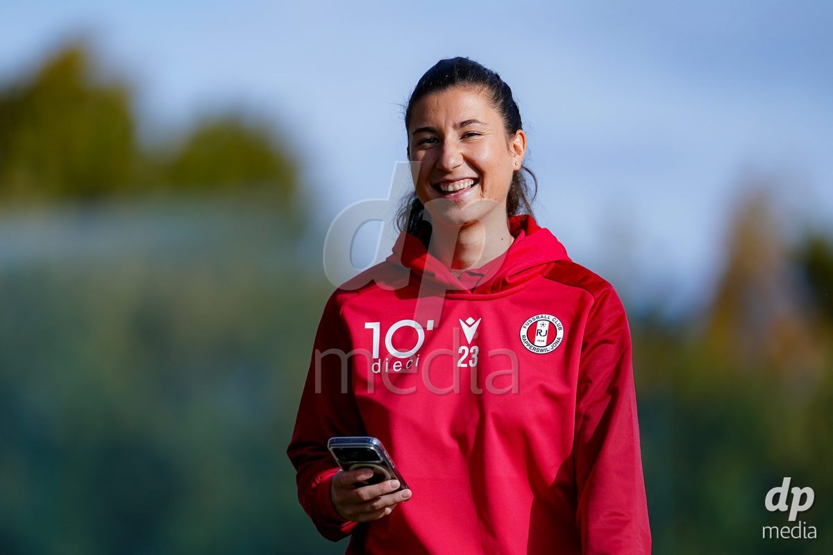RAPPERSWIL, SWITZERLAND - OCTOBER 3: Zdravka Petrova Parapunova of FC Rapperswil-Jona arrival prior to the AXA Women's Super League match between FC Rapperswil-Jona and FC Aarau Frauen at Grunfeld on October 3, 2026 in Rapperswil, Switzerland.