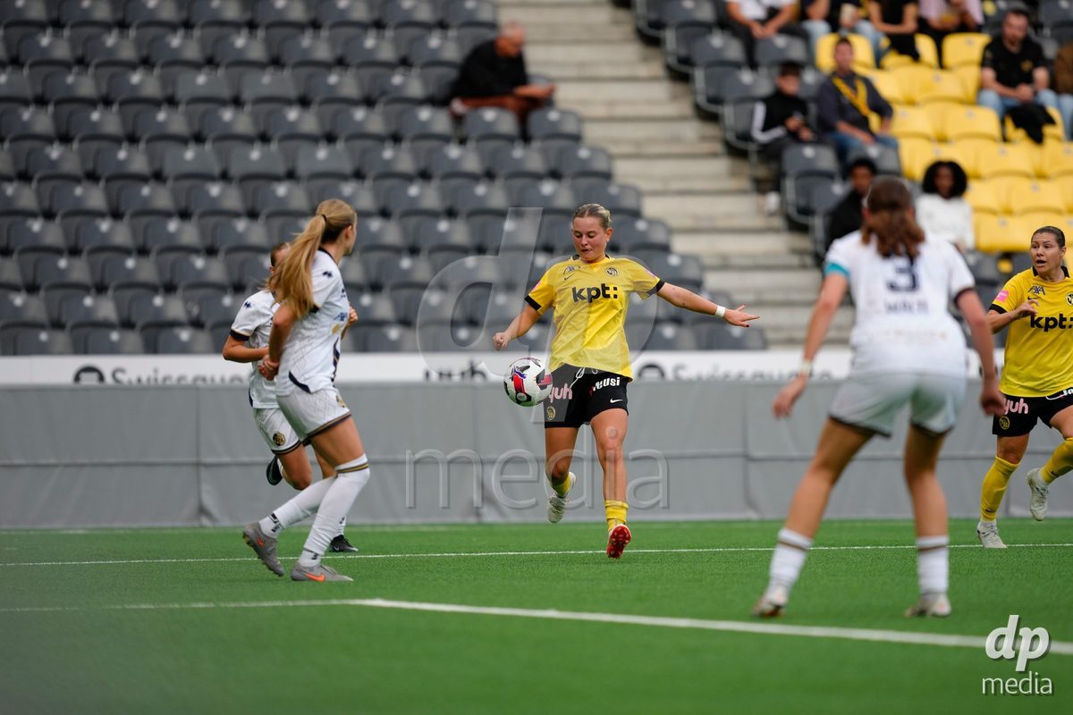 BERN, SWITZERLAND - OCTOBER 3: Leonie Sophie Koster (44 YB Frauen) in action during the AXA Women's Super League match between BSC YB Frauen and FC Luzern at Wankdorf Stadion on October 3, 2026 in Bern, Switzerland.