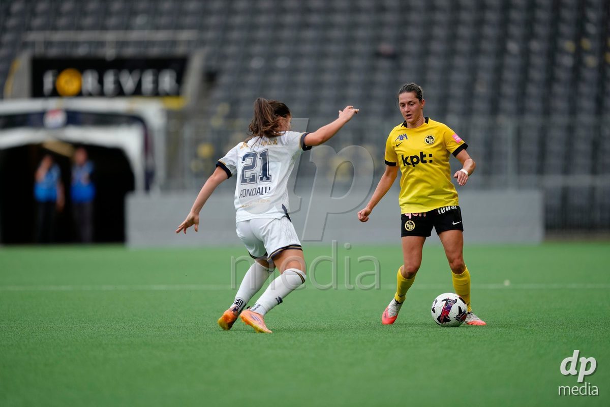 BERN, SWITZERLAND - OCTOBER 3: Wibke Meister (18 YB Frauen) against Melissa Rondalli (21 FCL) during the AXA Women's Super League match between BSC YB Frauen and FC Luzern at Wankdorf Stadion on October 3, 2026 in Bern, Switzerland.