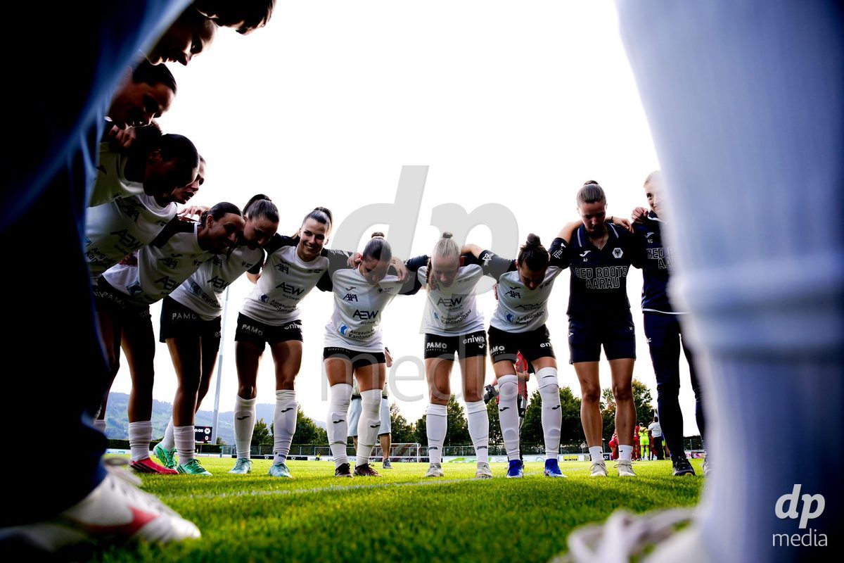 RAPPERSWIL, SWITZERLAND - OCTOBER 3: FC Aarau Frauen during the AXA Women's Super League match between FC Rapperswil-Jona and FC Aarau Frauen at Grunfeld on October 3, 2026 in Rapperswil, Switzerland.