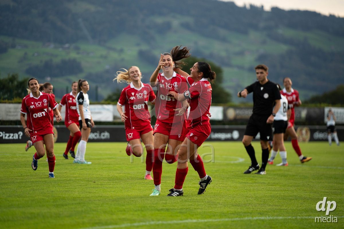 RAPPERSWIL, SWITZERLAND - OCTOBER 3: FC Rapperswil-Jona players celebrating goal to make the score 3-0 during the AXA Women's Super League match between FC Rapperswil-Jona and FC Aarau Frauen at Grunfeld on October 3, 2026 in Rapperswil, Switzerland.