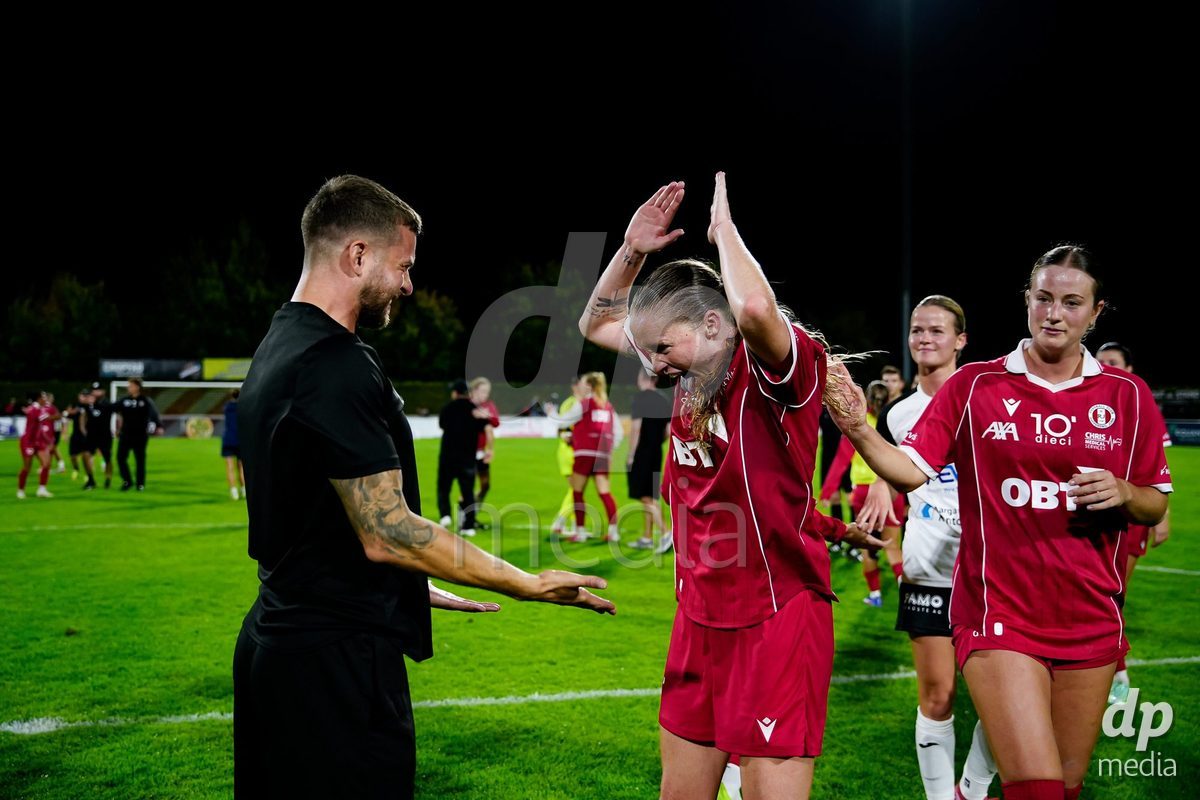 RAPPERSWIL, SWITZERLAND - OCTOBER 3: Players of FC Rapperswil-Jona celebrating after winning the AXA Women's Super League match between FC Rapperswil-Jona and FC Aarau Frauen at Grunfeld on October 3, 2026 in Rapperswil, Switzerland.