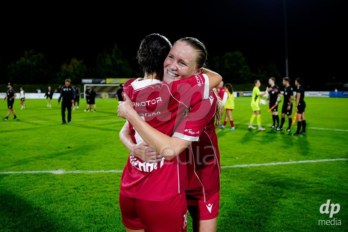 RAPPERSWIL, SWITZERLAND - OCTOBER 3: Players of FC Rapperswil-Jona celebrating after winning the AXA Women's Super League match between FC Rapperswil-Jona and FC Aarau Frauen at Grunfeld on October 3, 2026 in Rapperswil, Switzerland.
