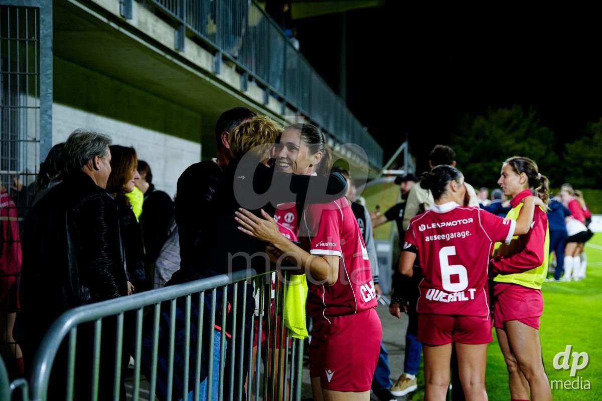 RAPPERSWIL, SWITZERLAND - OCTOBER 3: Players of FC Rapperswil-Jona with fans after the AXA Women's Super League match between FC Rapperswil-Jona and FC Aarau Frauen at Grunfeld on October 3, 2026 in Rapperswil, Switzerland.