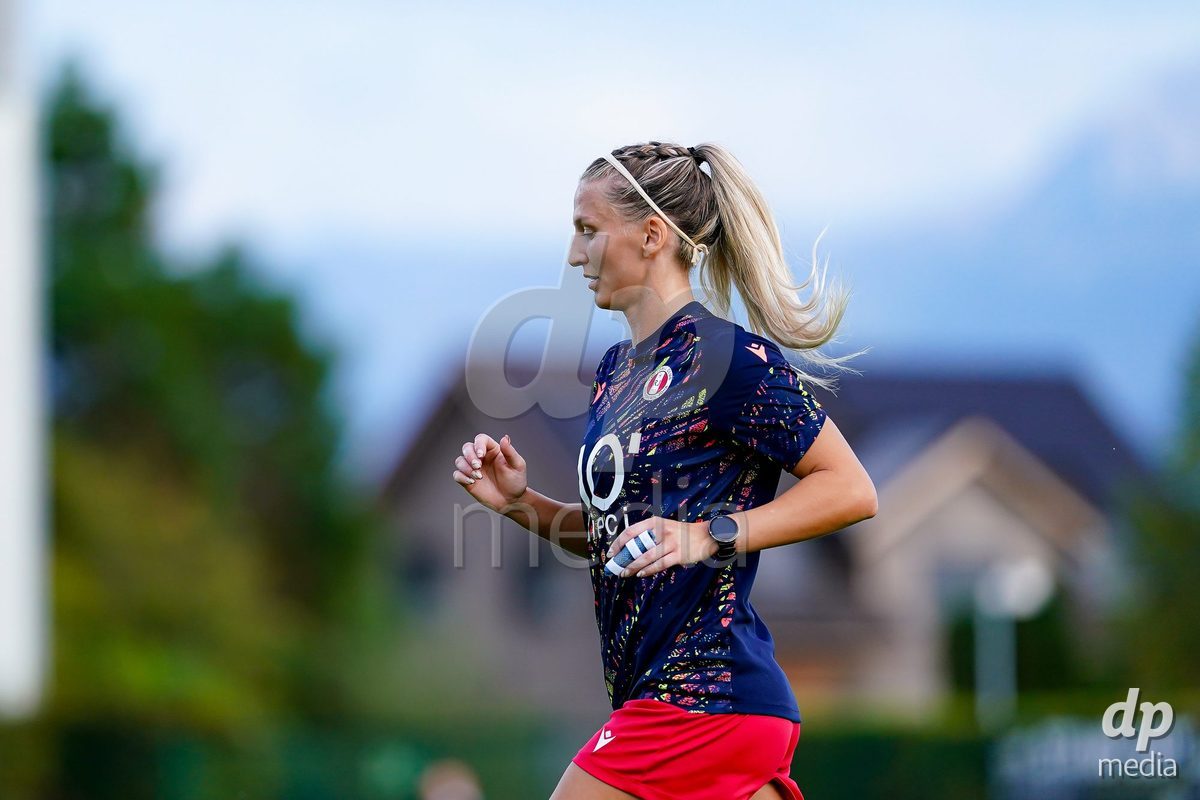 RAPPERSWIL, SWITZERLAND - OCTOBER 3: Bergros Asgeirsdottir of FC Rapperswil-Jona warming up during the AXA Women's Super League match between FC Rapperswil-Jona and FC Aarau Frauen at Grunfeld on October 3, 2026 in Rapperswil, Switzerland.