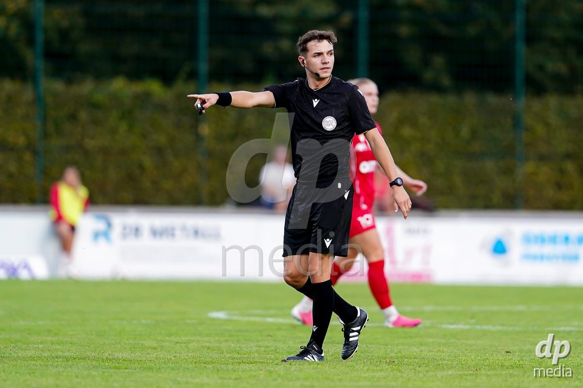 RAPPERSWIL, SWITZERLAND - OCTOBER 3: Referee Nathan Liniger during the AXA Women's Super League match between FC Rapperswil-Jona and FC Aarau Frauen at Grunfeld on October 3, 2026 in Rapperswil, Switzerland.