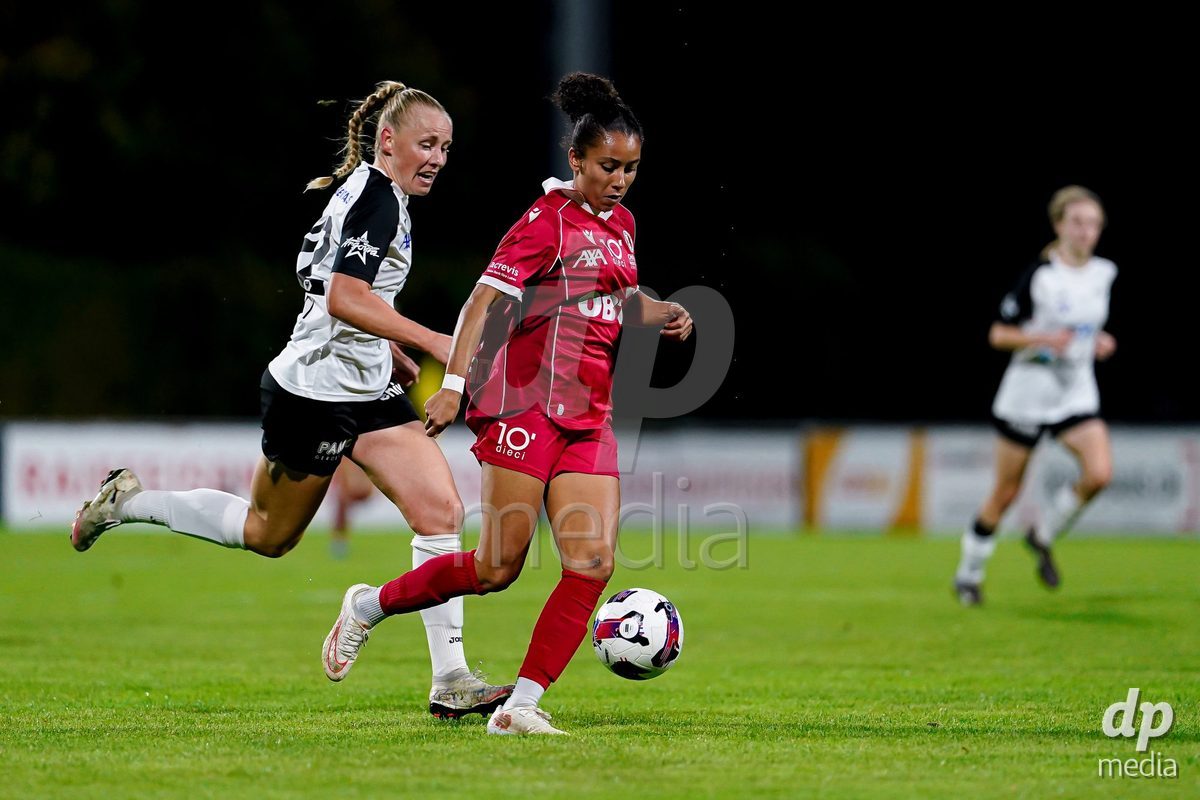 RAPPERSWIL, SWITZERLAND - OCTOBER 3: Ramona Kannady of FC Rapperswil-Jona (R) controls the ball during the AXA Women's Super League match between FC Rapperswil-Jona and FC Aarau Frauen at Grunfeld on October 3, 2026 in Rapperswil, Switzerland.