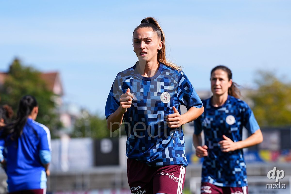 WIL, SWITZERLAND - OCTOBER 4: Amanda Chaney of Servette FC Chenois Feminin during warm up prior to the AXA Women's Super League match between FC St. Gallen 1879 and Servette FC Chenois Feminin at Lidl Sportpark on October 4, 2026 in Wil, Switzerland.