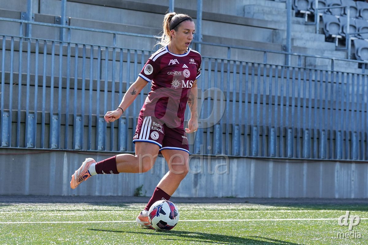 WIL, SWITZERLAND - OCTOBER 4: Gloria Marinelli of Servette FC Chenois Feminin controls the ball during the AXA Women's Super League match between FC St. Gallen 1879 and Servette FC Chenois Feminin at Lidl Sportpark on October 4, 2026 in Wil, Switzerland.