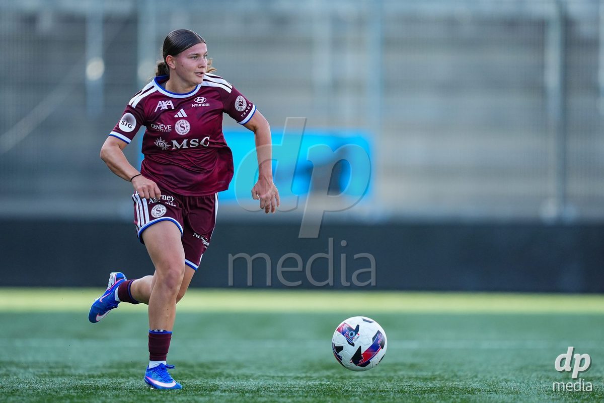 WIL, SWITZERLAND - OCTOBER 4: Chiara Wallin of Servette FC Chenois Feminin controls the ball during the AXA Women's Super League match between FC St. Gallen 1879 and Servette FC Chenois Feminin at Lidl Sportpark on October 4, 2026 in Wil, Switzerland.