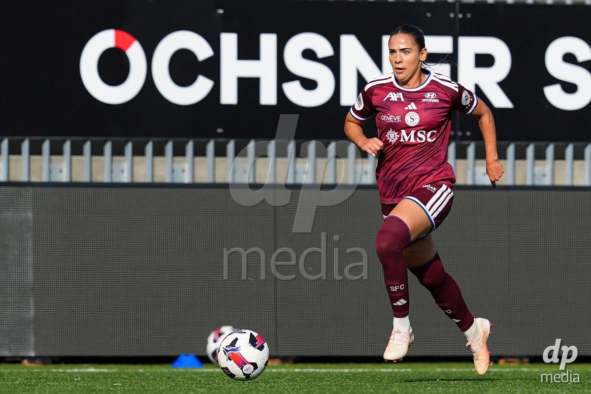 WIL, SWITZERLAND - OCTOBER 4: Meriame Terchoun of Servette FC Chenois Feminin controls the ball during the AXA Women's Super League match between FC St. Gallen 1879 and Servette FC Chenois Feminin at Lidl Sportpark on October 4, 2026 in Wil, Switzerland.