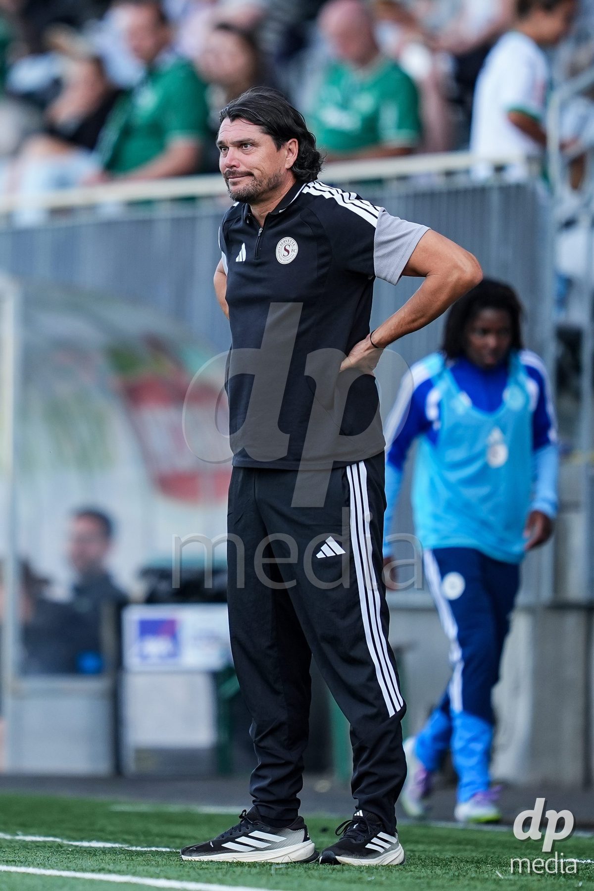 WIL, SWITZERLAND - OCTOBER 4: Cristian Damian Toro, Head Coach of Servette FC Chenois Feminin during the AXA Women's Super League match between FC St. Gallen 1879 and Servette FC Chenois Feminin at Lidl Sportpark on October 4, 2026 in Wil, Switzerland.