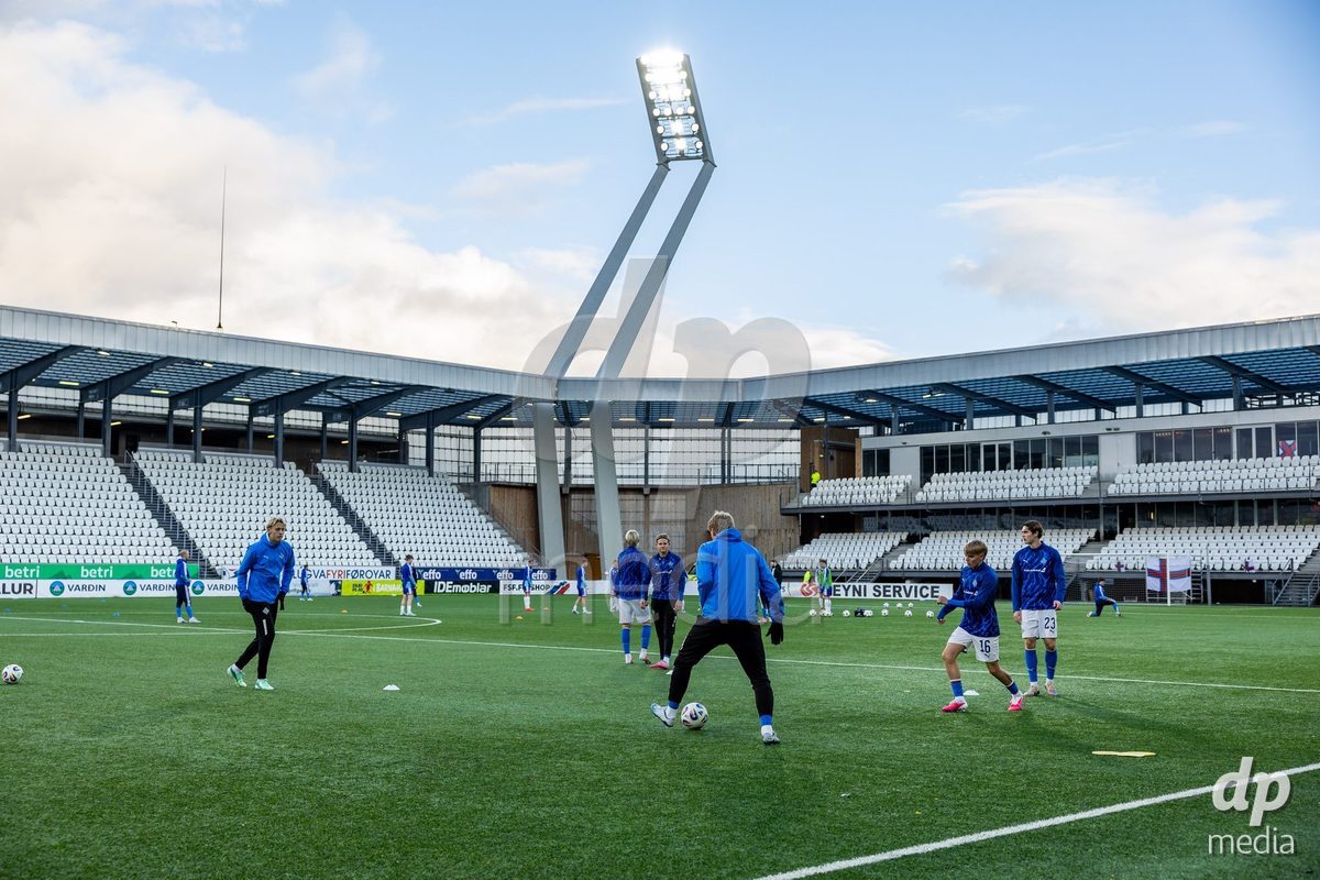 TORSHAVN, FAROE ISLANDS - OCTOBER 6: Players warming up during the UEFA European Qualifiers match between Faroe Islands U21 and Iceland U21 at Torsvollur on October 6, 2026 in Torshavn, Faroe Islands.