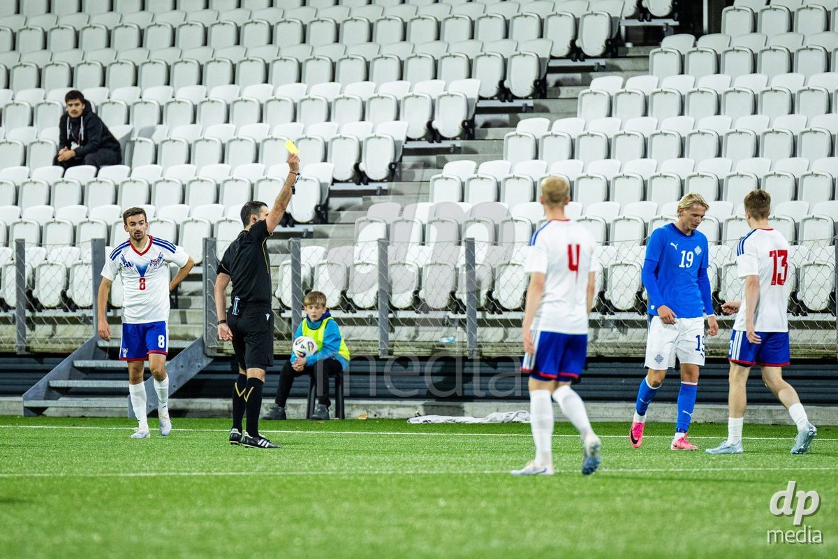 TORSHAVN, FAROE ISLANDS - OCTOBER 6: Yellow card to Stígur Diljan Þórðarson of Iceland during the UEFA European Qualifiers match between Faroe Islands U21 and Iceland U21 at Torsvollur on October 6, 2026 in Torshavn, Faroe Islands.