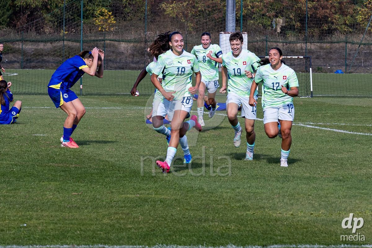 ZENICA, BOSNIA AND HERZEGOVINA - OCTOBER 7: Olivia Edelmann, Lynn Leutwyler and Jasmin Bornemann of Switzerland during the UEFA Womens European Under-19 Qualifier match between Switzerland and Bosnia and Herzegovina at FF BH Football Training Centre on October 7, 2026 in Zenica, Bosnia and Herzegovina.