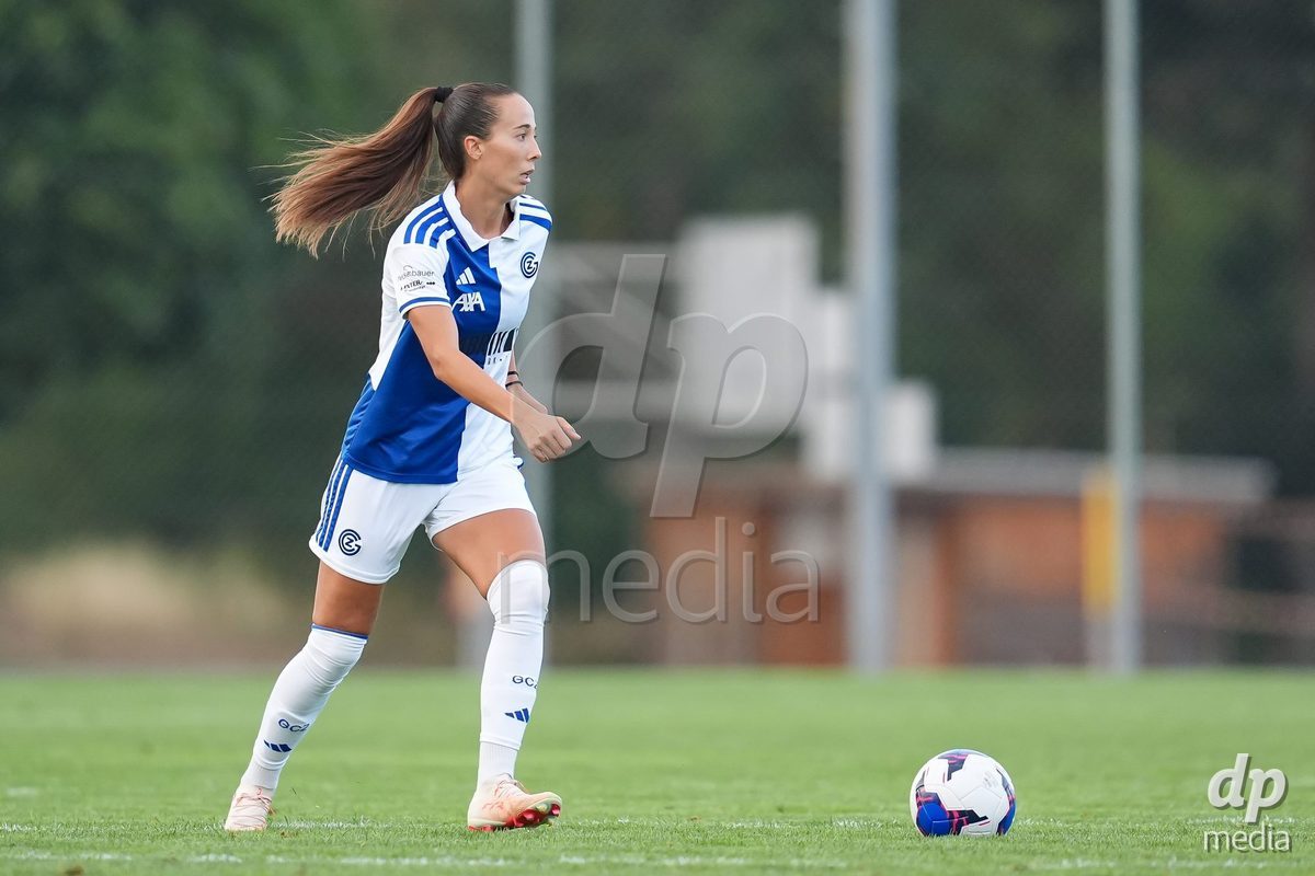 Switzerland: AXA Women's Cup 2026/27, FF Toggenburg v GC Frauenfussball - Breite Bütschwil: Marta Cazalla of Grasshopper Club Zurich controls the ball