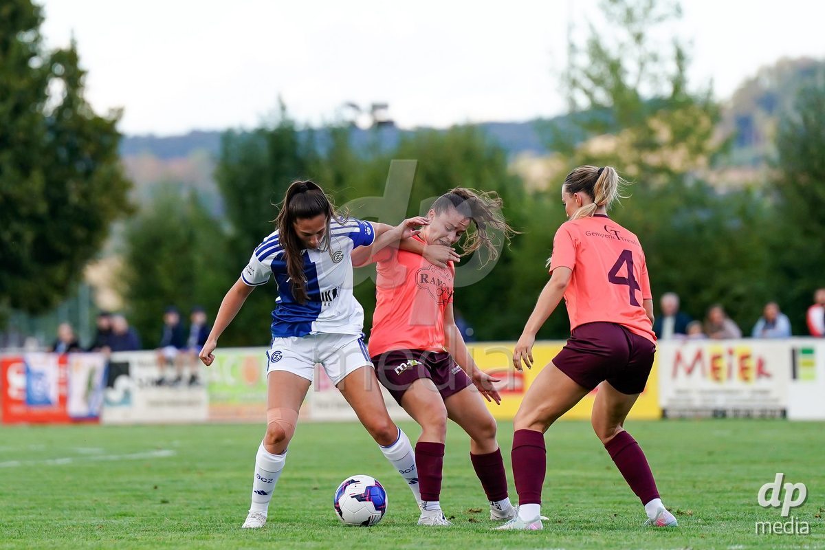 Switzerland: AXA Women's Cup 2026/27, FF Toggenburg v GC Frauenfussball - Breite Bütschwil: Yllka Kadriu of Grasshopper Club Zurich battles for the ball (duel)