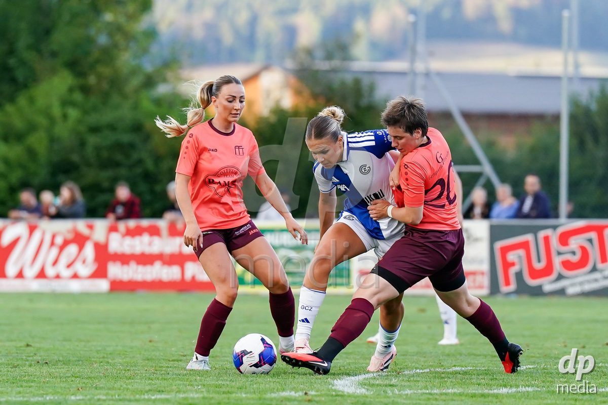 Switzerland: AXA Women's Cup 2026/27, FF Toggenburg v GC Frauenfussball - Breite Bütschwil: Ella Ljustina of Grasshopper Club Zurich battles for the ball (duel)