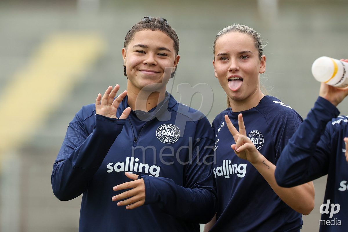 KAKANJ, BOSNIA AND HERZEGOVINA - OCTOBER 10: Thea Petersen of Denmark and Nellie Mulvad Gejel of Denmark warms up before the UEFA Womens European Under-19 Qualifier match between Denmark and Bosnia and Herzegovina at Mladost Stadium on October 10, 2026 in Kakanj, Bosnia and Herzegovina. Photo: Armin Durgut/Pixsell/DP Media