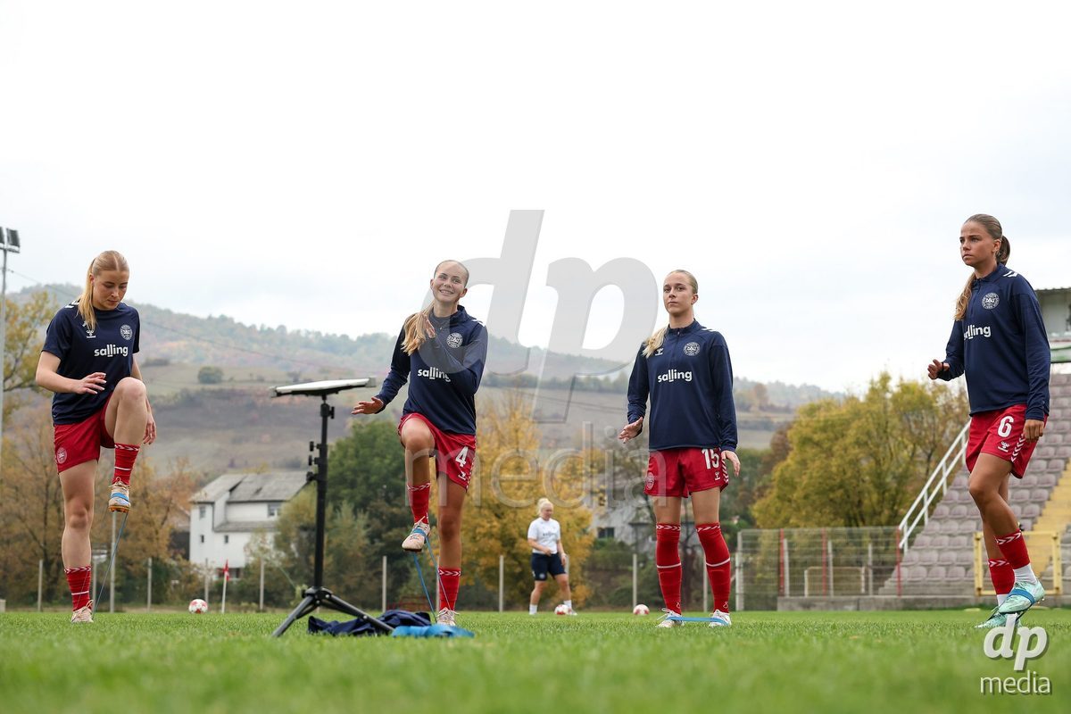 KAKANJ, BOSNIA AND HERZEGOVINA - OCTOBER 10: Asta Kynde of Denmark, Sarah Lindorff Vinther of Denmark, Frederikke Ludvigsen of Denmark and Josephine Behrmann Lamp of Denmark warms up before the UEFA Womens European Under-19 Qualifier match between Denmark and Bosnia and Herzegovina at Mladost Stadium on October 10, 2026 in Kakanj, Bosnia and Herzegovina. Photo: Armin Durgut/Pixsell/DP Media