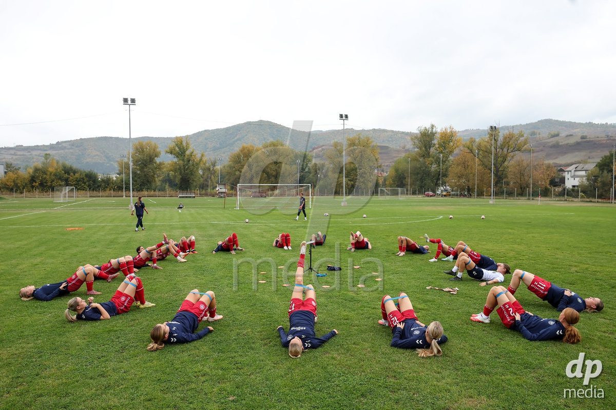 KAKANJ, BOSNIA AND HERZEGOVINAP - OCTOBER 10: Players of Denmark warms up before the UEFA Womens European Under-19 Qualifier match between Denmark and Bosnia and Herzegovina at Mladost Stadium on October 10, 2026 in Kakanj, Bosnia and Herzegovina. Photo: Armin Durgut/Pixsell/DP Media