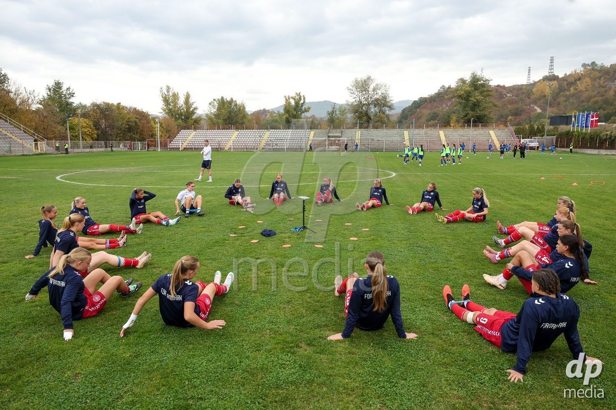 KAKANJ, BOSNIA AND HERZEGOVINA - OCTOBER 10: Players of Denmark warms up before the UEFA Womens European Under-19 Qualifier match between Denmark and Bosnia and Herzegovina at Mladost Stadium on October 10, 2026 in Kakanj, Bosnia and Herzegovina. Photo: Armin Durgut/Pixsell/DP Media