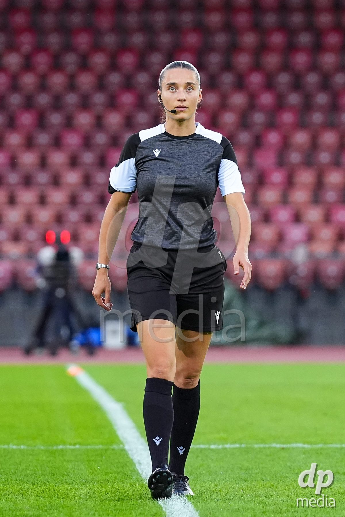 ZURICH, SWITZERLAND - OCTOBER 2: Referee Jessica Domingues during the AXA Women's Super League match between GC Frauenfussball and FC Zurich at Letzigrund on October 2, 2026 in Zurich, Switzerland.