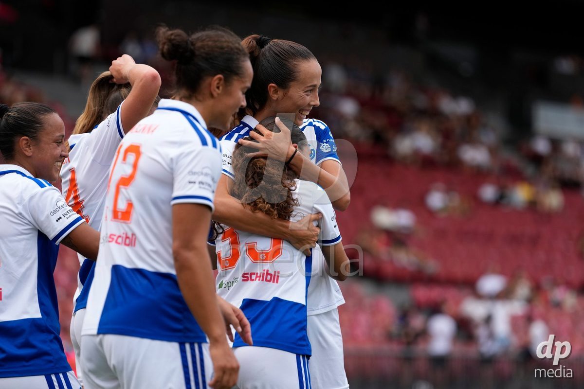 Schweiz: AXA Women's Super League 2026/2027, GC Frauenfussball vs FC Rapperswil-Jona - Stadion Letzigrund, Zürich: Ilaria Nerea Maddaloni (33 Grasshoppers) jubelt nach ihrem Tor zum 2:0 mit dem Team